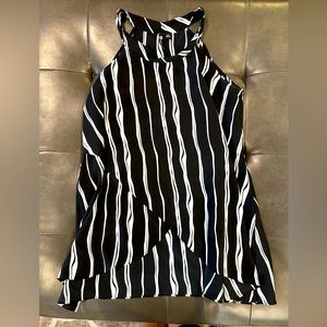 Women’s hi-low blouse